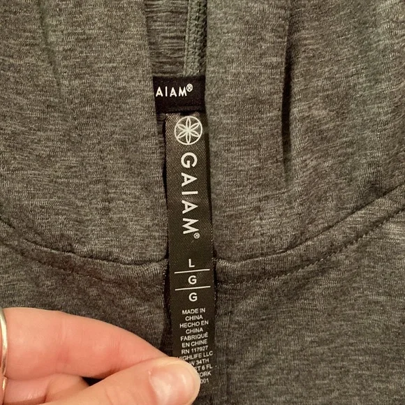 Gaiam | Men’s hooded 1/4 Zip - Picture 3 of 4